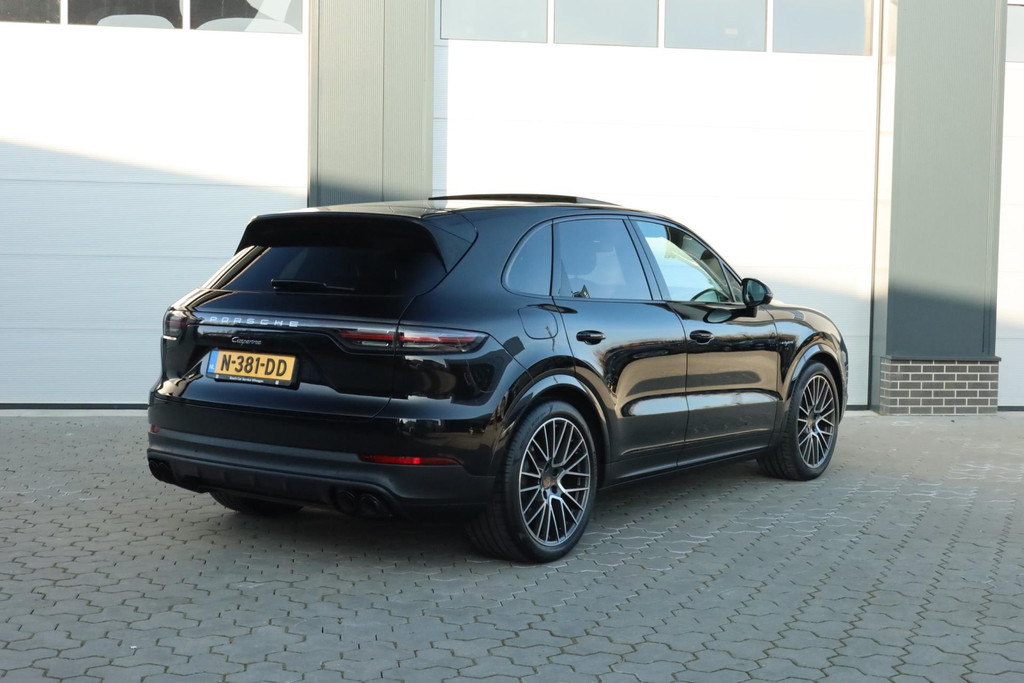 Porsche Cayenne 3.0 E-Hybrid Pano Vierwielbesturing Bose Carplay Trekhaak 50822790-0.jpg | De Occasion Fabriek