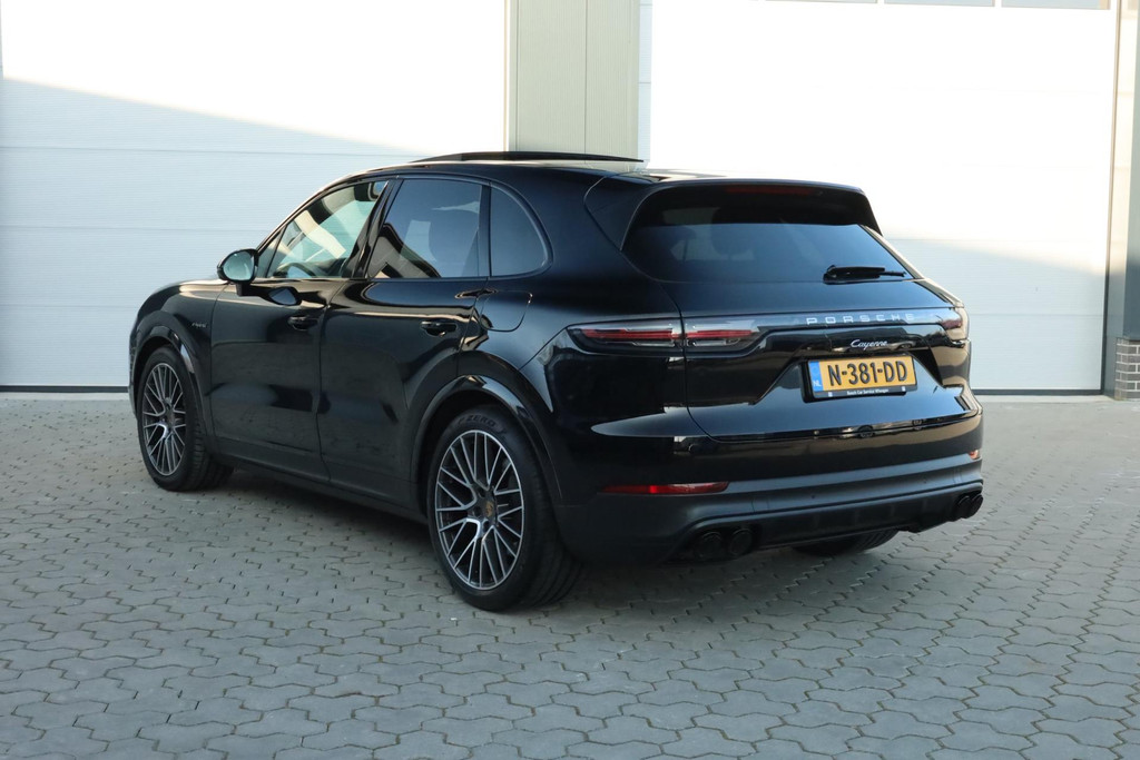Porsche Cayenne 3.0 E-Hybrid Pano Vierwielbesturing Bose Carplay Trekhaak 50822790-0.jpg | De Occasion Fabriek