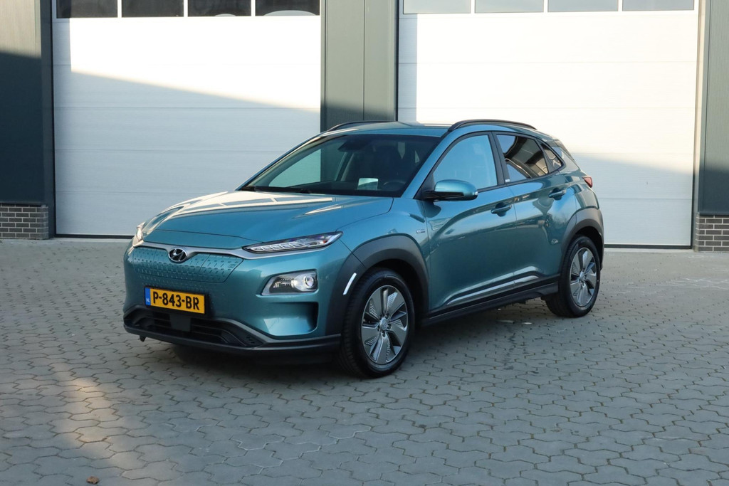 Hyundai Kona EV Premium 64 kWh Navi Head-up Keyless Stuurverwarming 50822792-0.jpg | De Occasion Fabriek
