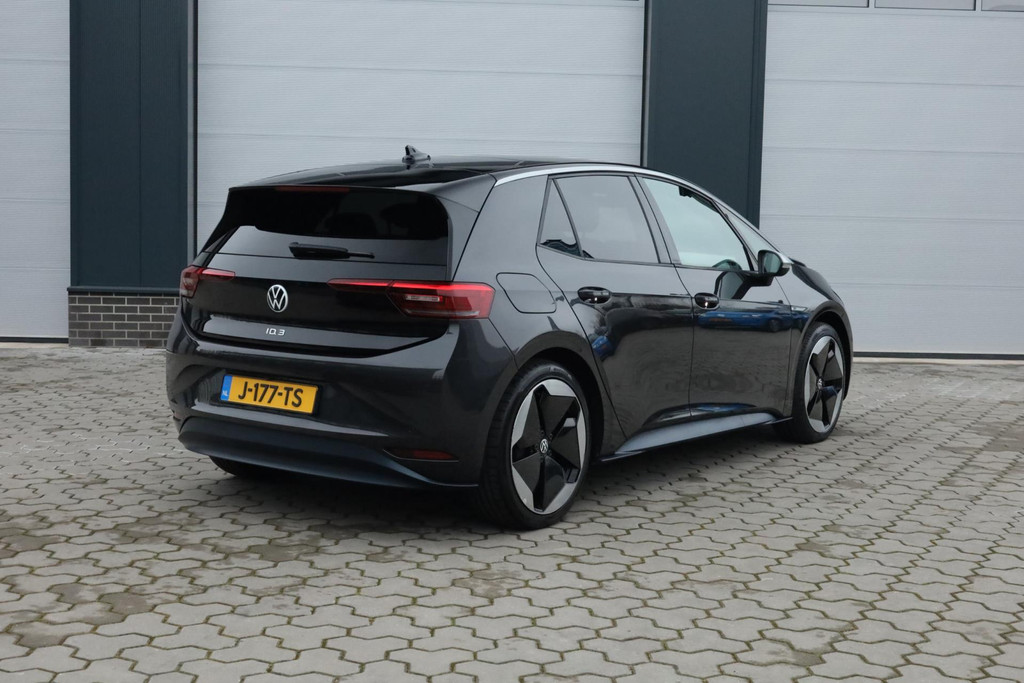Volkswagen ID.3 First Max 58 kWh IQ Light Pano Trekhaak Carplay 50898133-1.jpg | De Occasion Fabriek