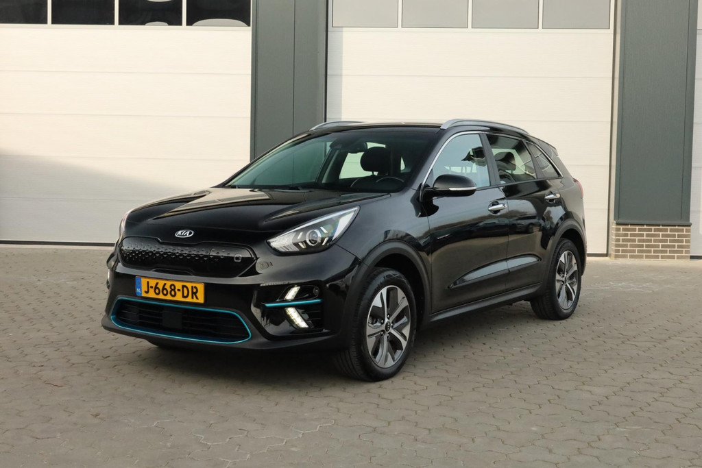 Kia e-Niro DynamicLine 64 kWh Carplay Camera Navi Keyless 51143656-0.jpg | De Occasion Fabriek