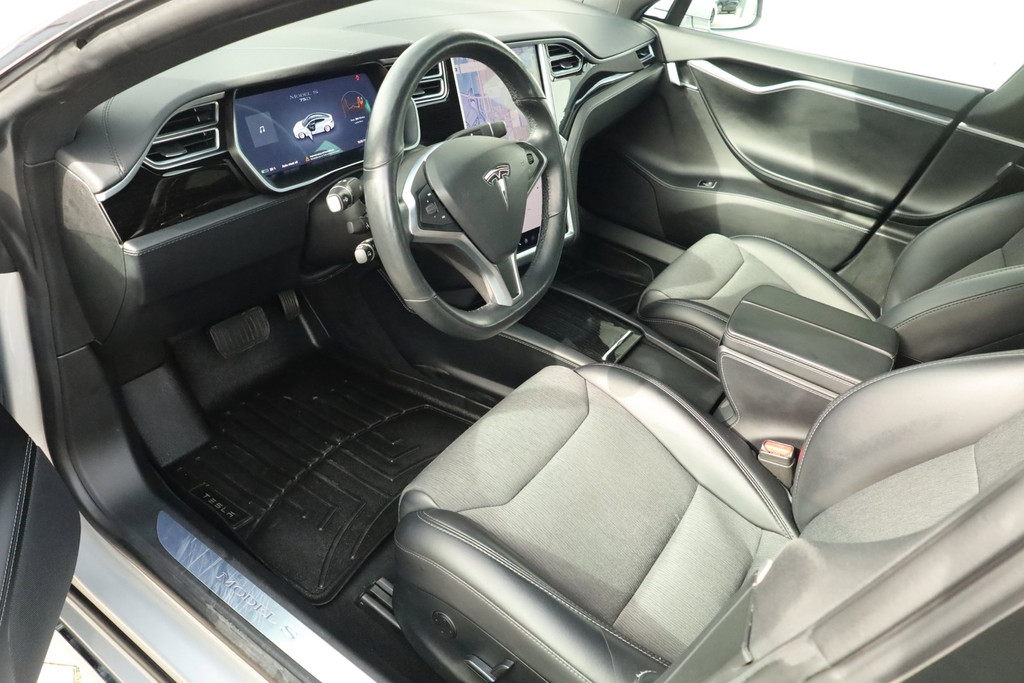Tesla Model S 75D Base - AWD - Panorama 51860778-2.jpg | De Occasion Fabriek