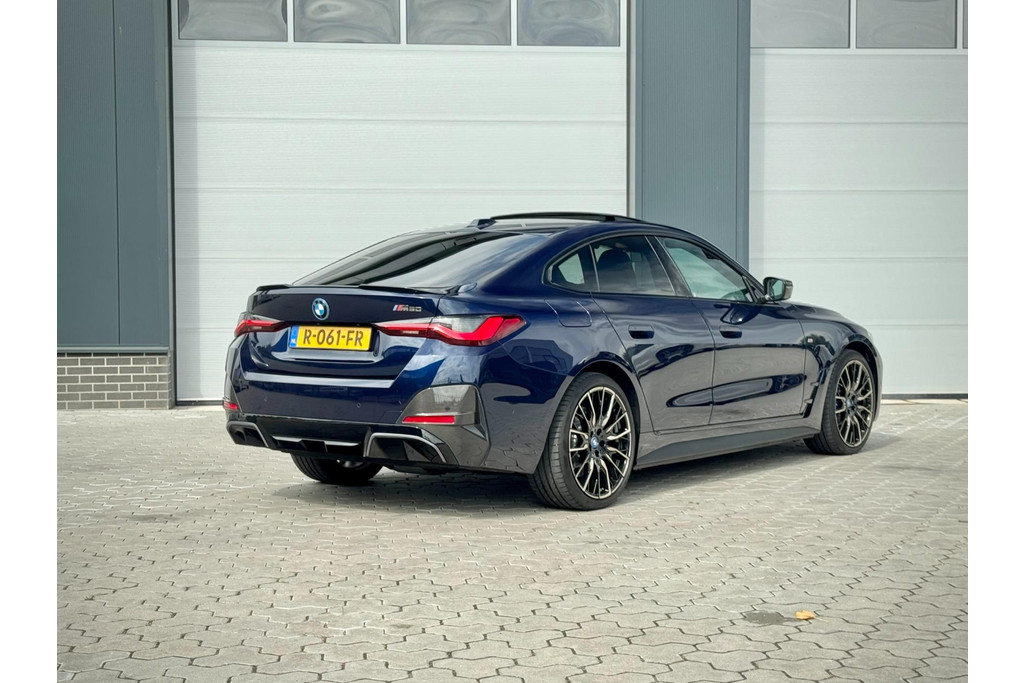 BMW i4 M50 M Performance Schuifdak Carbon Harman Kardon 52877528-0.jpg | De Occasion Fabriek