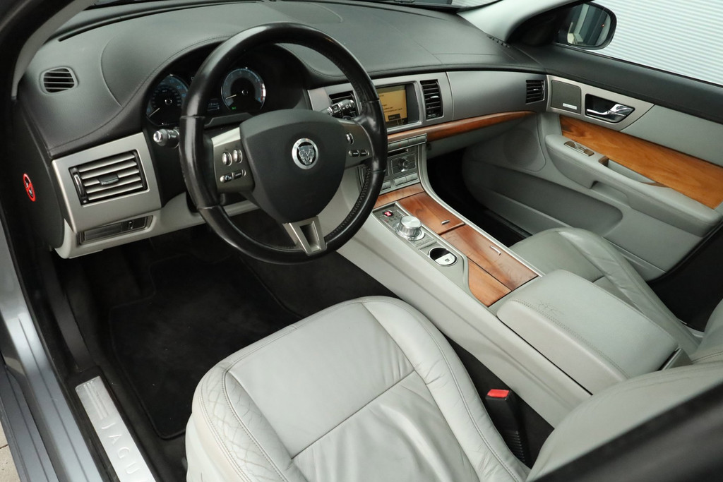 Jaguar XF 4.2 V8 Premium Luxury Pano Afn. Trekhaak Memory 53378664-2.jpg | De Occasion Fabriek