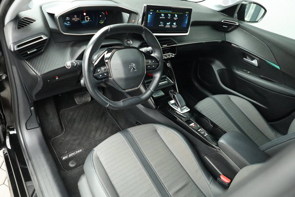 Peugeot e-208 EV Blue Lease Allure 50 kWh Navi Camera Carplay 53590443-2.jpg | De Occasion Fabriek