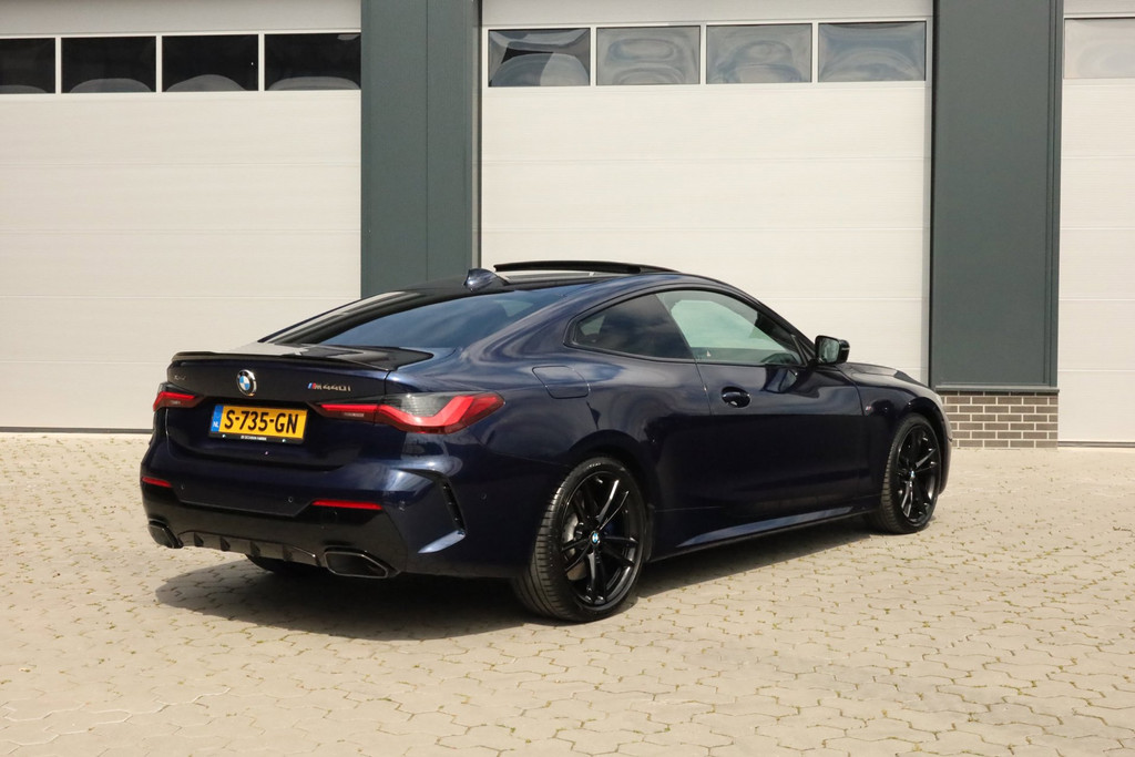 BMW 4 Serie Coupé M440i xDrive Schuifdak Harman Kardon Laser 53951673-1.jpg | De Occasion Fabriek