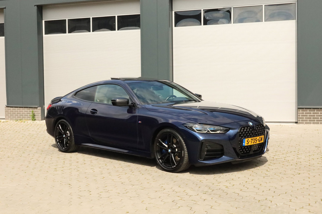 BMW 4 Serie Coupé M440i xDrive Schuifdak Harman Kardon Laser 53951673-3.jpg | De Occasion Fabriek