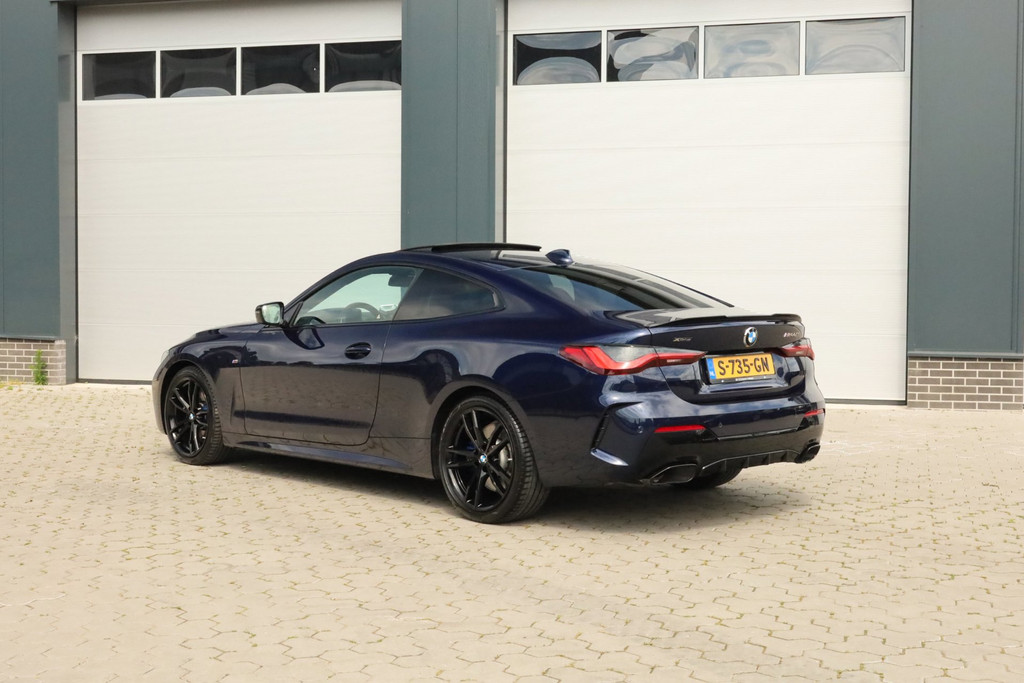 BMW 4 Serie Coupé M440i xDrive Schuifdak Harman Kardon Laser 53951673-4.jpg | De Occasion Fabriek