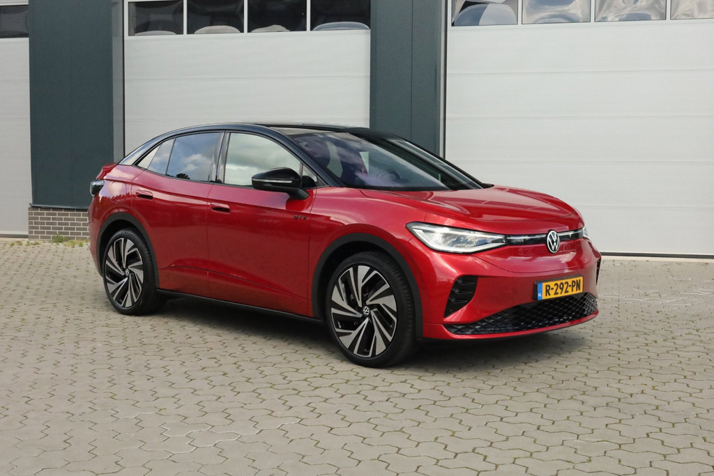 Volkswagen ID.5 GTX 77 kWh Pano Trekhaak Carplay Keyless 54218391-0.jpg | De Occasion Fabriek