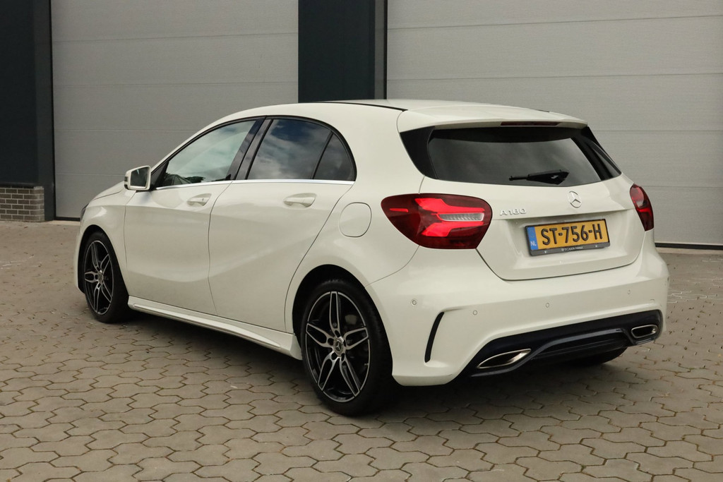 Mercedes-Benz A-Klasse 180 AMG Navi Camera PDC Org NL 54722947-0.jpg | De Occasion Fabriek