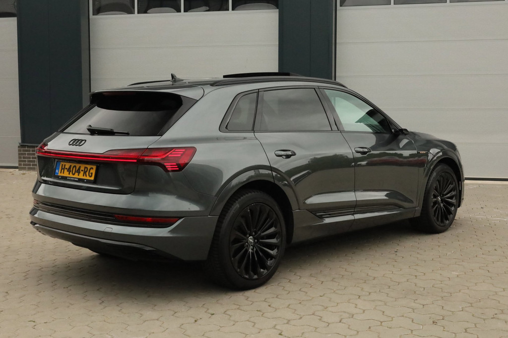 Audi e-tron E-tron 55 quattro adv. 95 kWh Pano B&O Adaptief Memory Carplay 54818675-0.jpg | De Occasion Fabriek