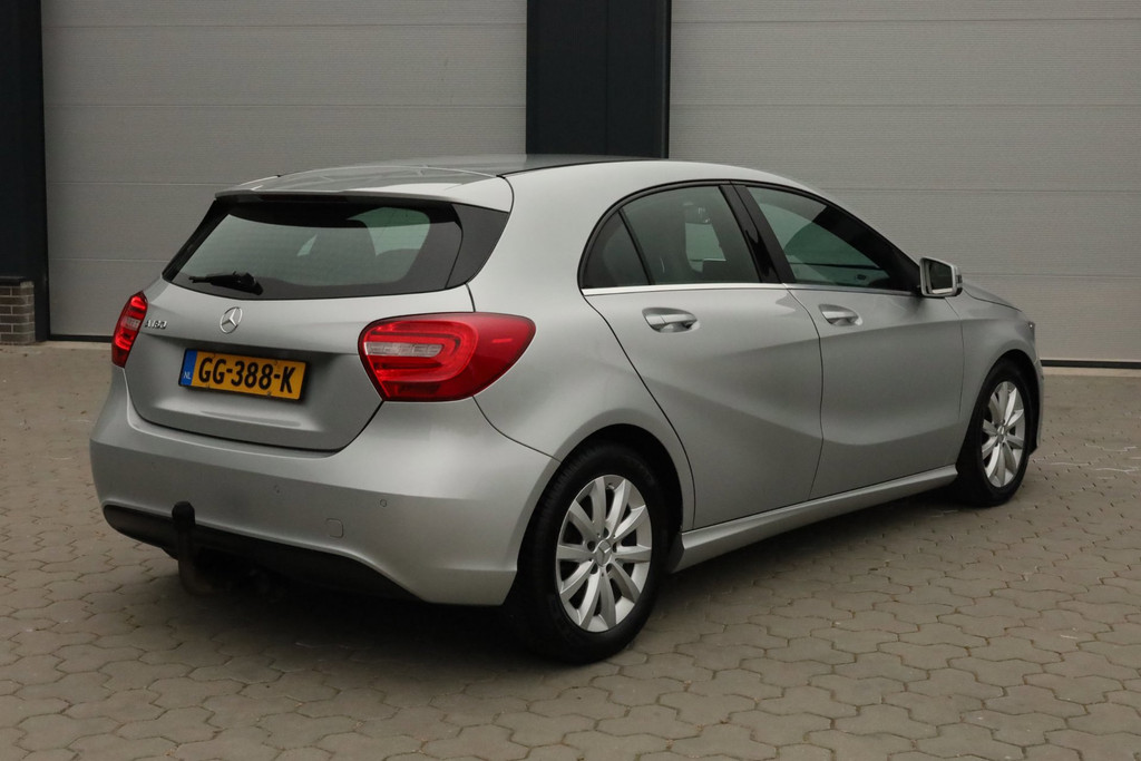 Mercedes-Benz A-Klasse 180 Ambition LED/Xenon Trekhaak Navi NAP 54923652-0.jpg | De Occasion Fabriek