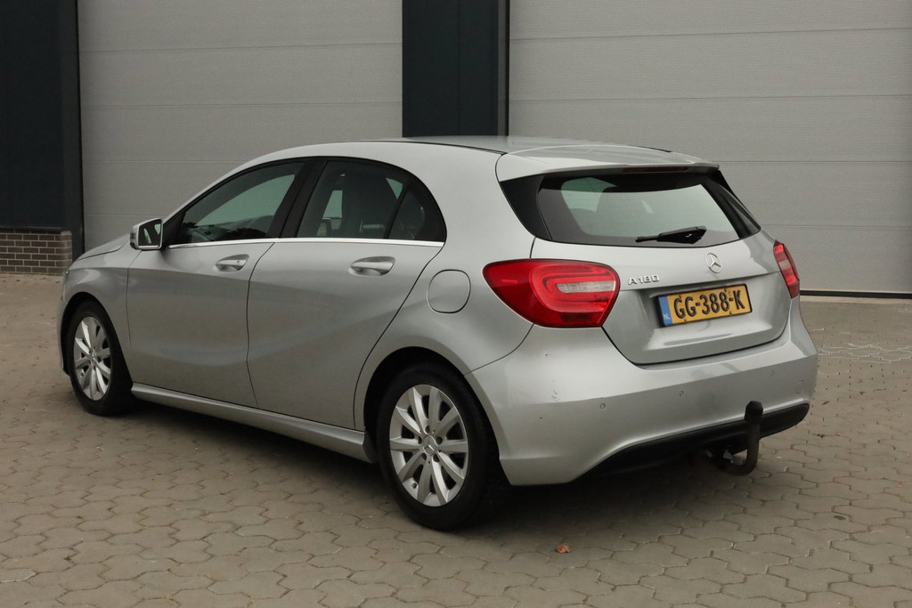 Mercedes-Benz A-Klasse 180 Ambition LED/Xenon Trekhaak Navi NAP 54923652-0.jpg | De Occasion Fabriek