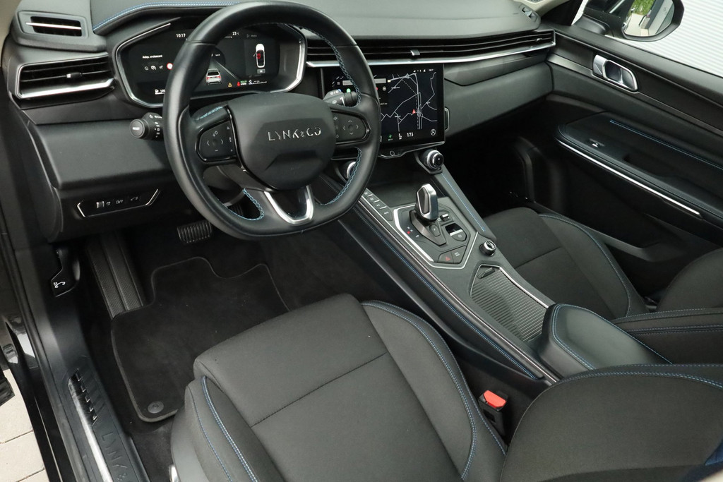 Lynk & Co 01 1.5 Pano Camera Carplay 360 Elektr. klep Infinity Audio 54923745-0.jpg | De Occasion Fabriek