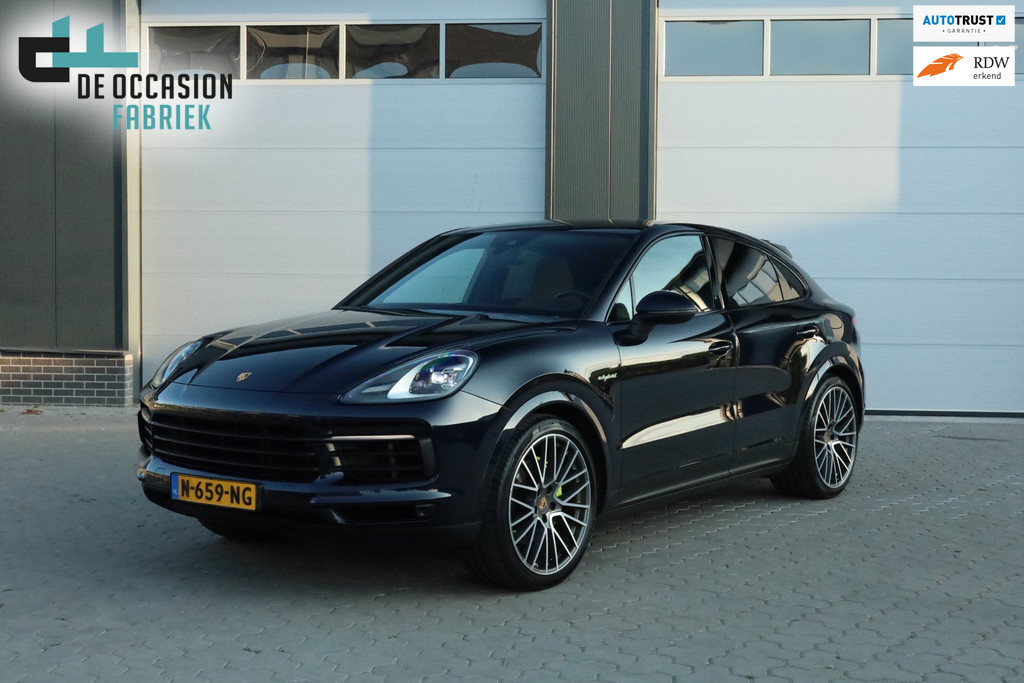 Porsche Cayenne Coupé 3.0 E-Hybrid Pano Carplay Softclose Sportpijpen 18weg PDLS 54942921-0.jpg | De Occasion Fabriek