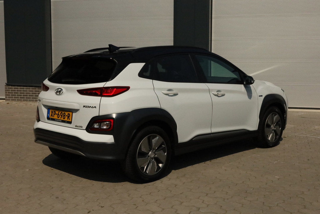 Hyundai Kona EV Premium 64 kWh Keyless Adaptief Carplay Stoelverwarming/-Koeling Head Up 55607756-0.jpg | De Occasion Fabriek