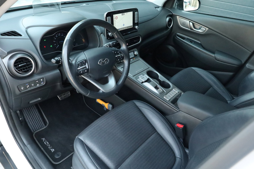 Hyundai Kona EV Premium 64 kWh Keyless Adaptief Carplay Stoelverwarming/-Koeling Head Up 55607756-0.jpg | De Occasion Fabriek