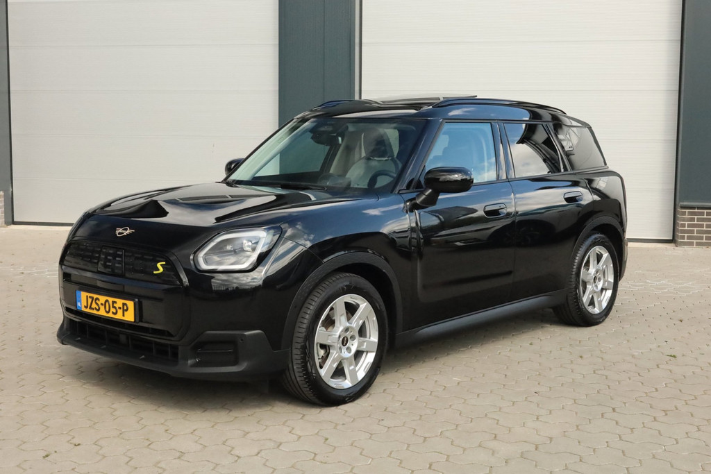 MINI Countryman SE ALL4 Favoured M 66.5 kWh Pano Keyless Trekhaak Head-Up 55847114-0.jpg | De Occasion Fabriek
