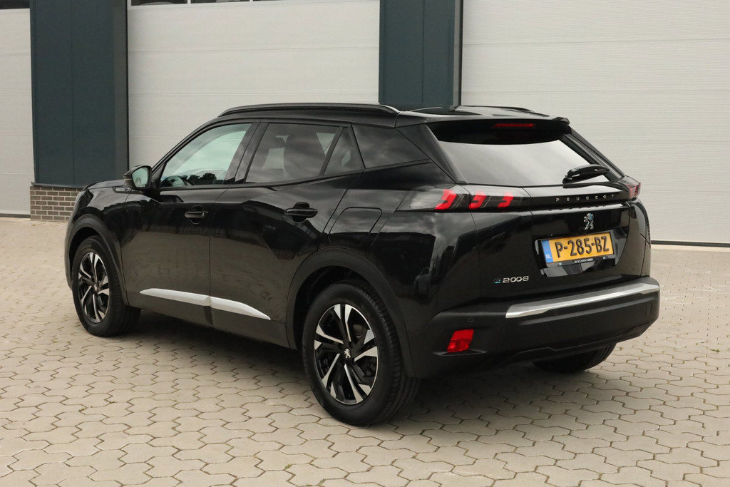 Peugeot e-2008 EV Allure Pack 50 kWh Carplay / Android Auto Stoelverwarming 55855836-0.jpg | De Occasion Fabriek