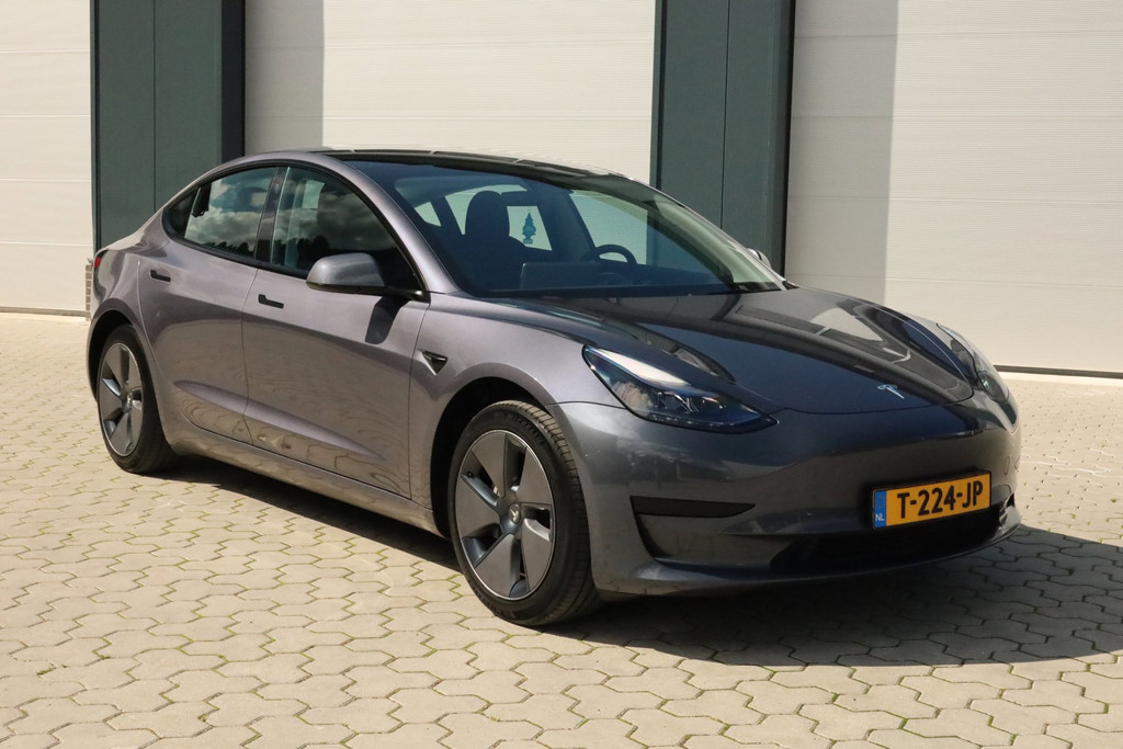 Tesla Model 3 Standard RWD Plus 60 kWh Elektr. achterklep Ryzen 56193904-3.jpg | De Occasion Fabriek