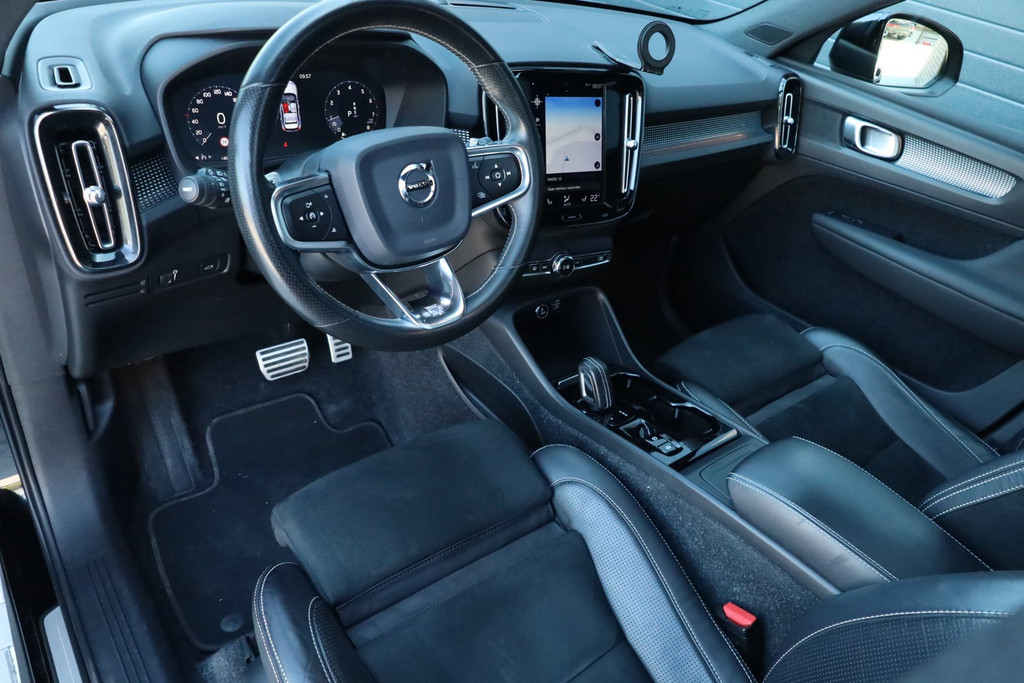 Volvo XC40 2.0 T4 R-Design Pano Carplay Trekhaak Sfeerverlichting 56201881-2.jpg | De Occasion Fabriek