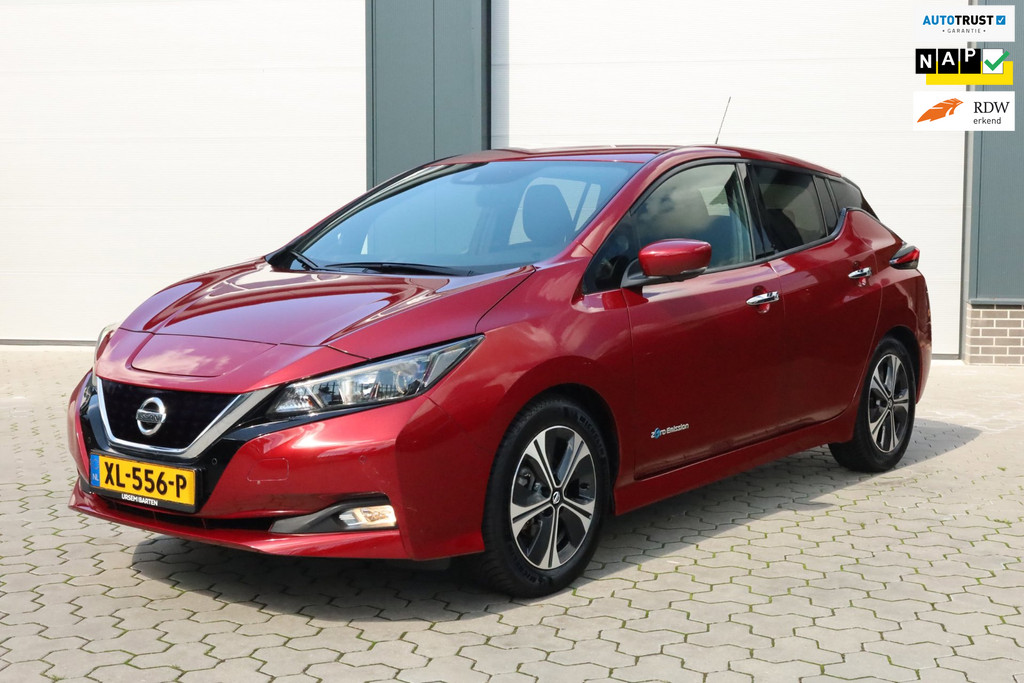 Nissan Leaf N-Connecta 40 kWh Trekhaak Navi 360 Stuurverwarming 56365467-0.jpg | De Occasion Fabriek