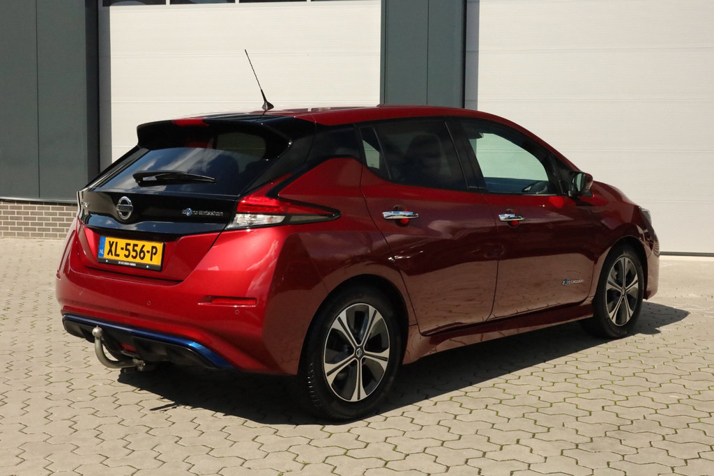 Nissan Leaf N-Connecta 40 kWh Trekhaak Navi 360 Stuurverwarming 56365467-0.jpg | De Occasion Fabriek