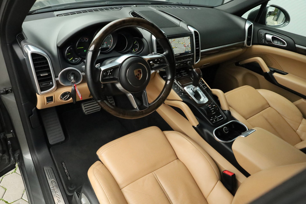 Porsche Cayenne 3.0 S E-Hybrid Trekhaak Luchtvering Stuurverwarming 57705024-2.jpg | De Occasion Fabriek